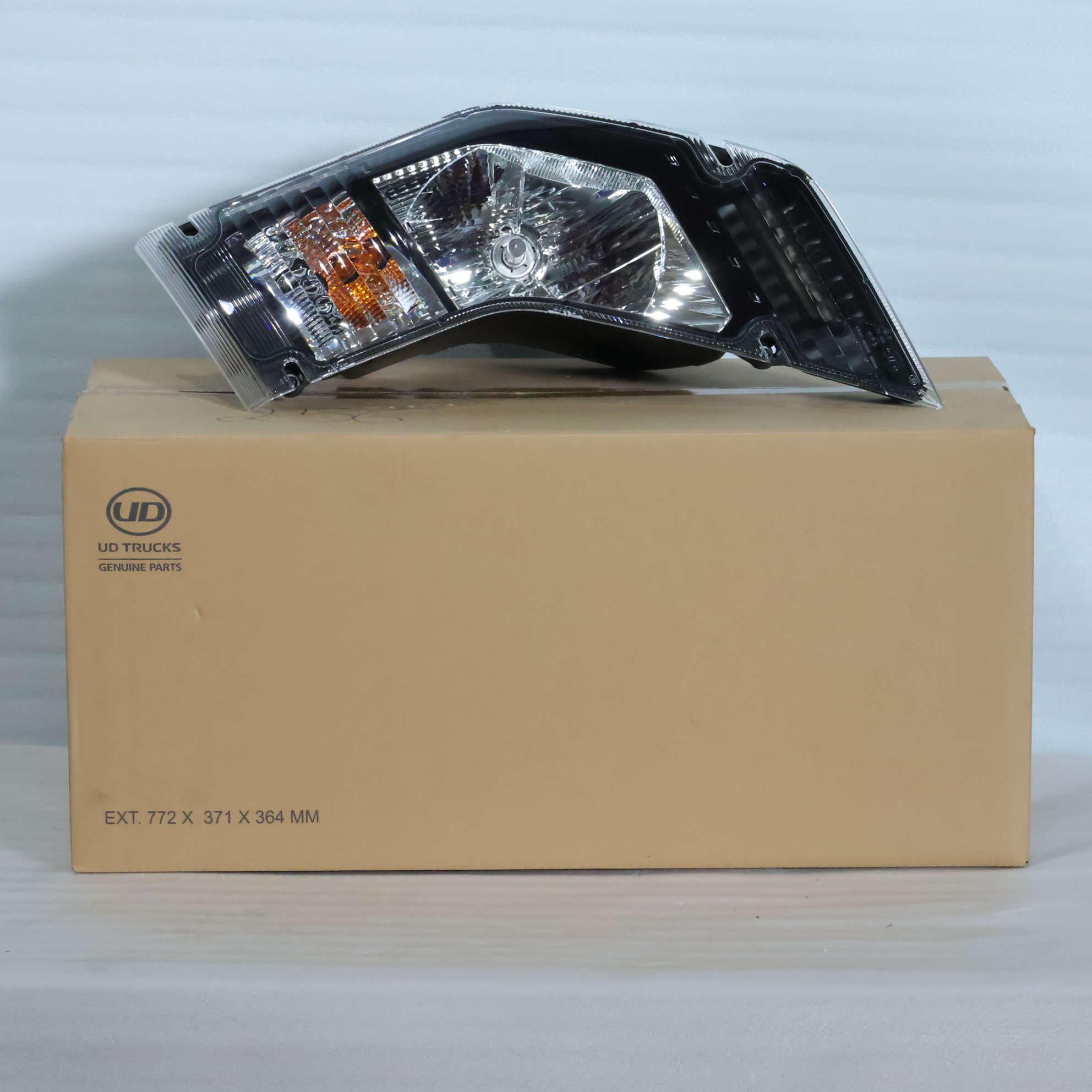 ĐÈN PHA TRƯỚC TRÁI - QUESTER