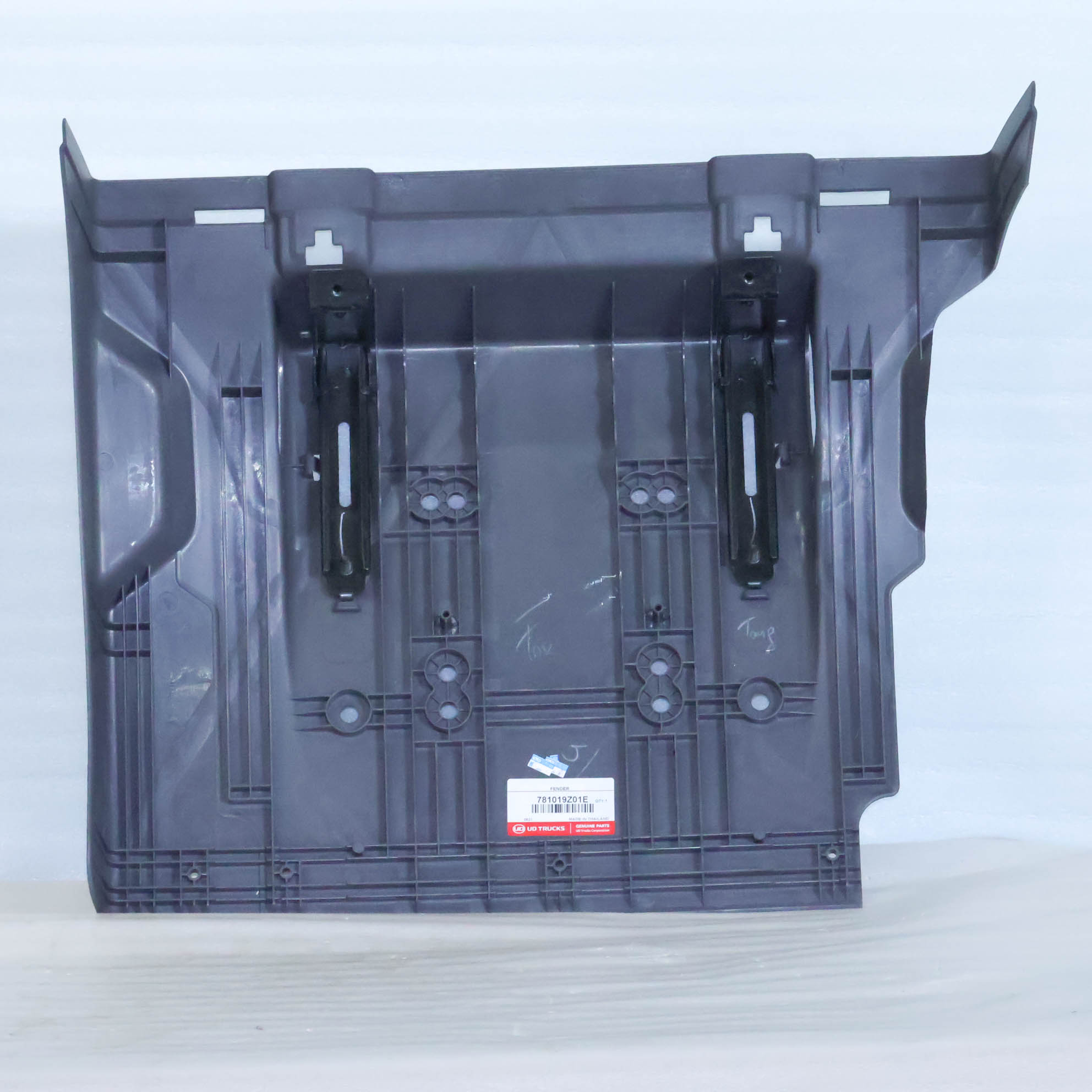 VÈ CHẮN BÙN BÁNH SAU BÊN TRÁI - ĐẦU KÉO QUESTER