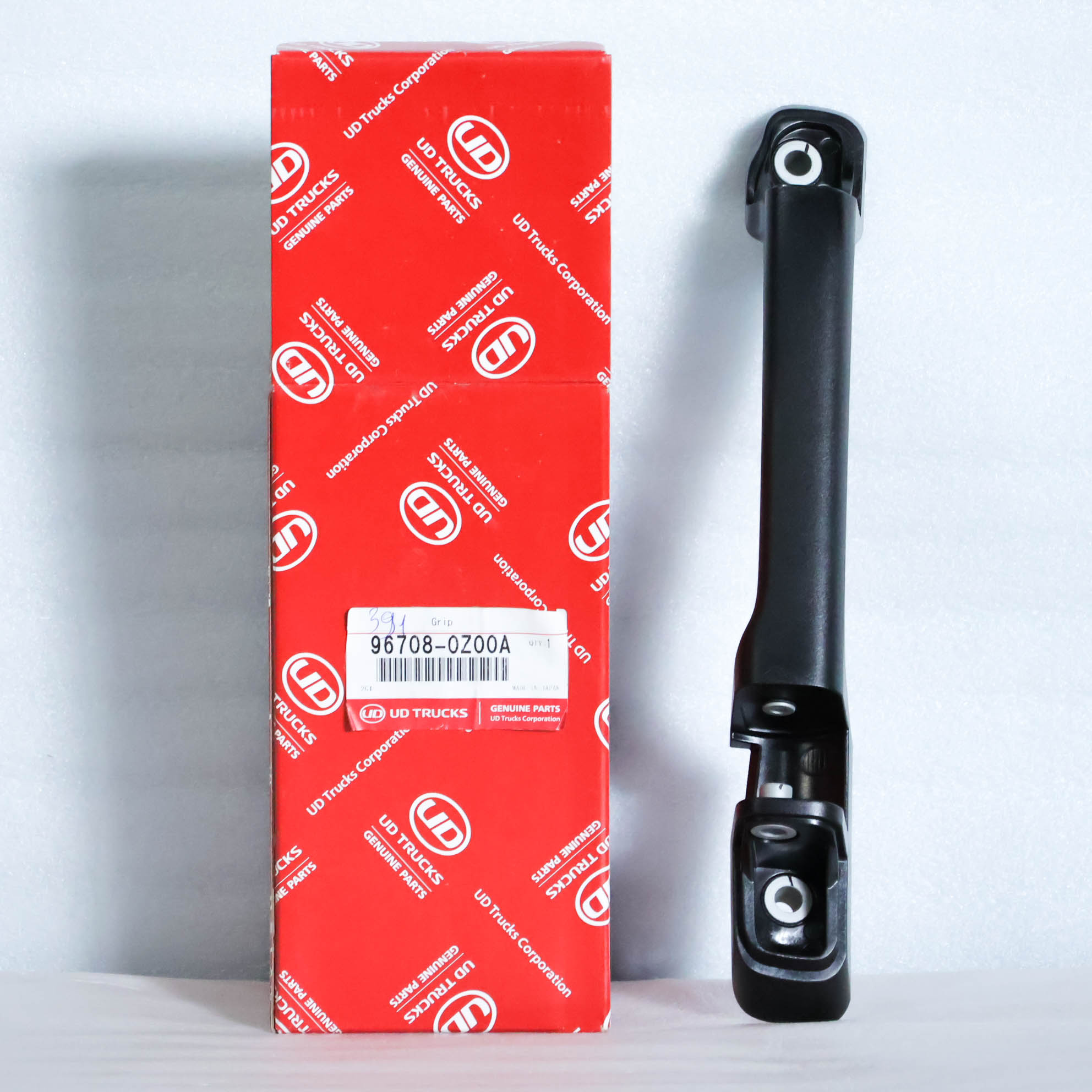 TAY NẮM TRƯỚC CABÔ BÊN TRÁI - QUESTER