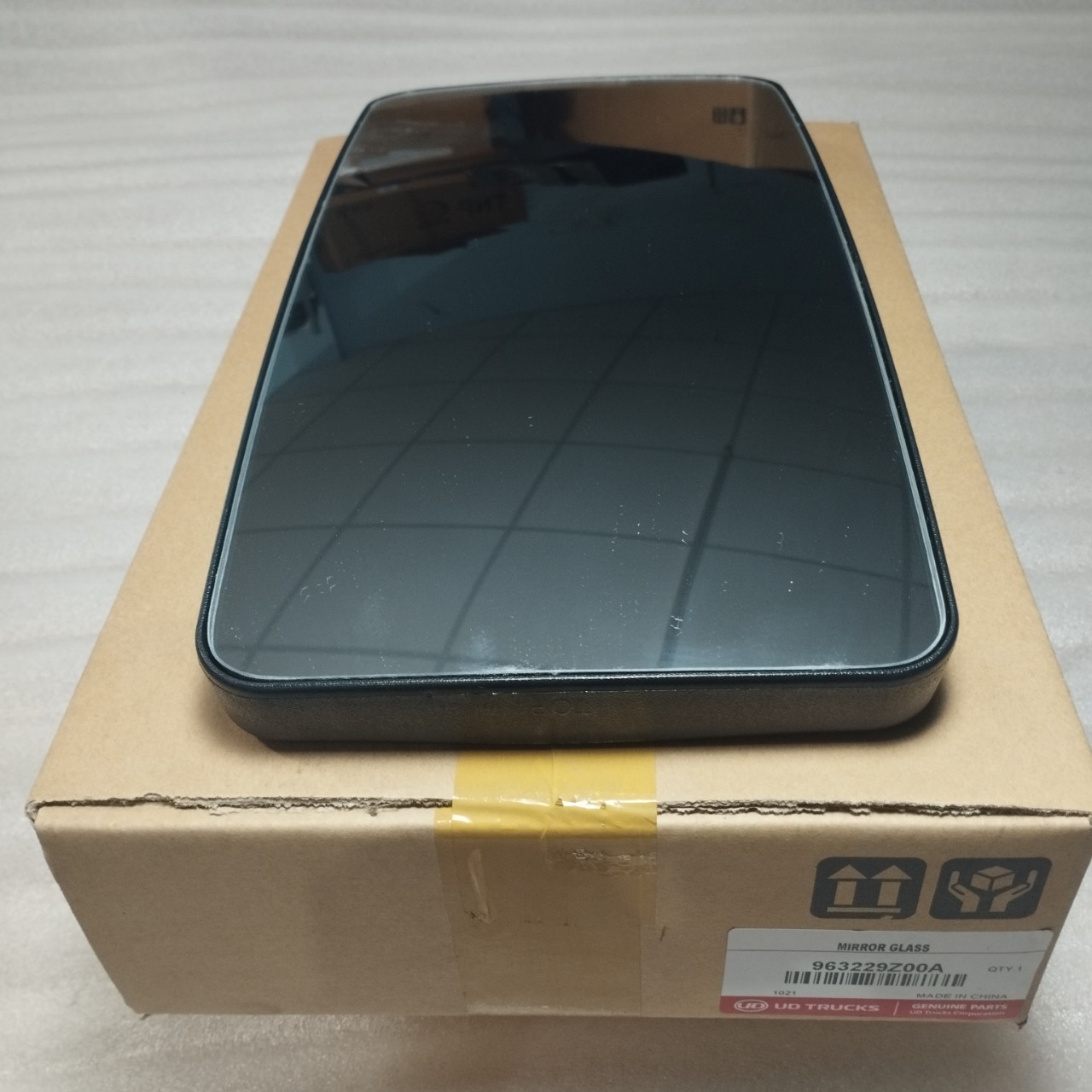 MẶT GƯƠNG CHIẾU HẬU LỚN - QUESTER