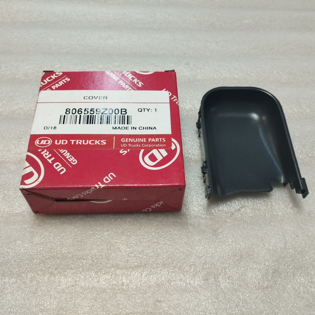 ỐP TAY MỞ CỬA TRONG, BÊN TRÁI - QUESTER