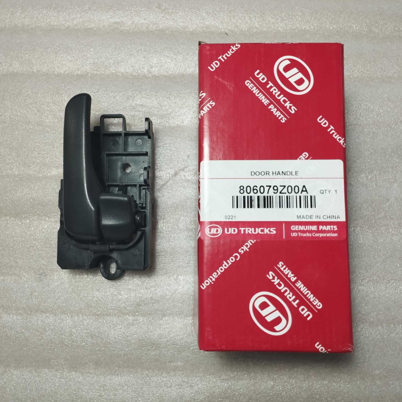 TAY MỞ CỬA TRONG, BÊN PHẢI - QUESTER