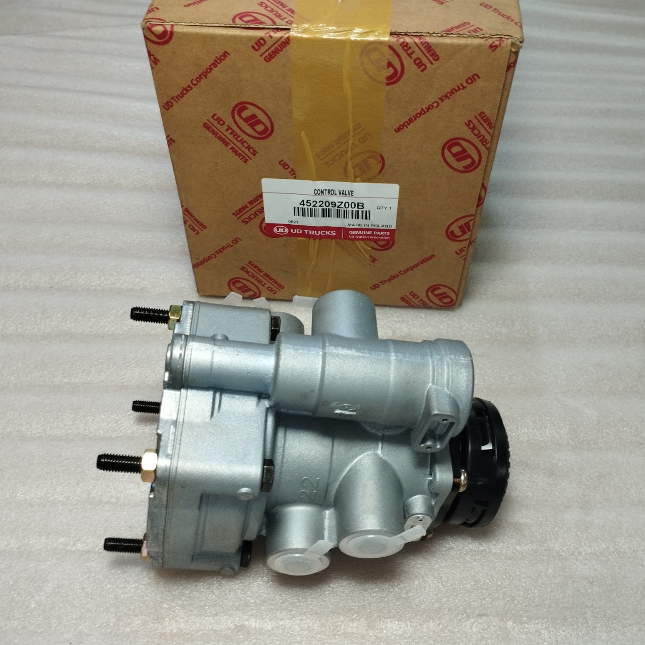 VAN CHIA HƠI PHANH XE ĐẦU KÉO (PHÍA SAU) 